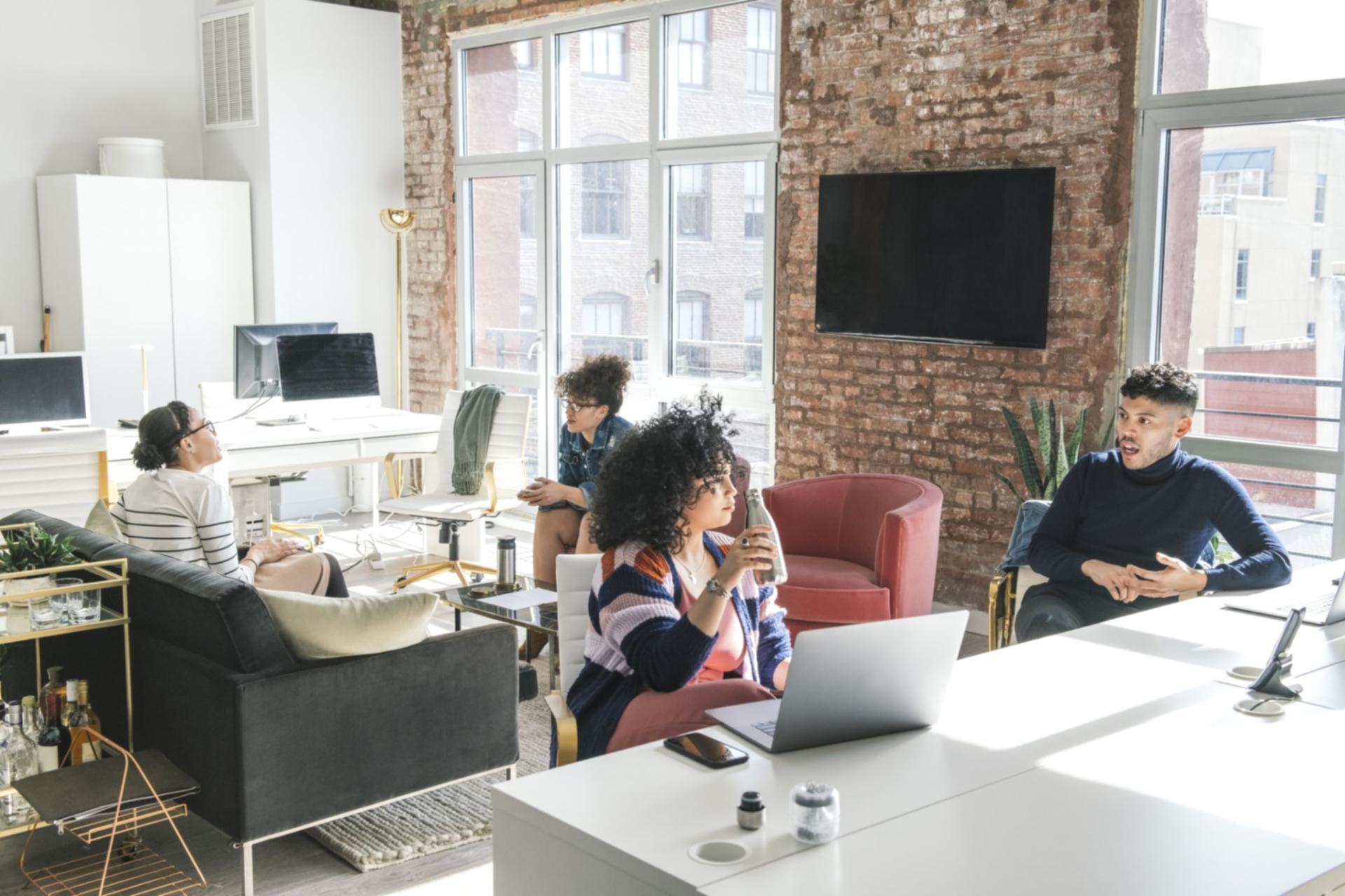 Reviewing available business growth programmes online
